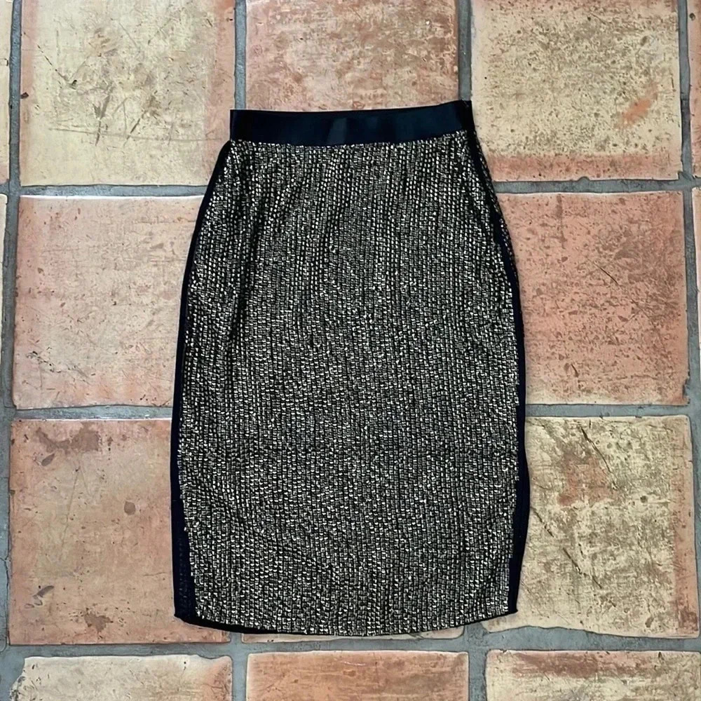 JOIE ✨ MSRP$495 Black and Gold Metallic Sequin Skirt Size 4